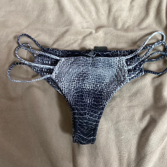 Indah Meli Snake Ombré Bottoms - Picture 1 of 5